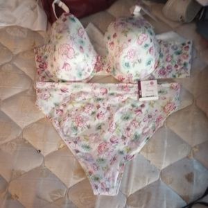Bra and panty set